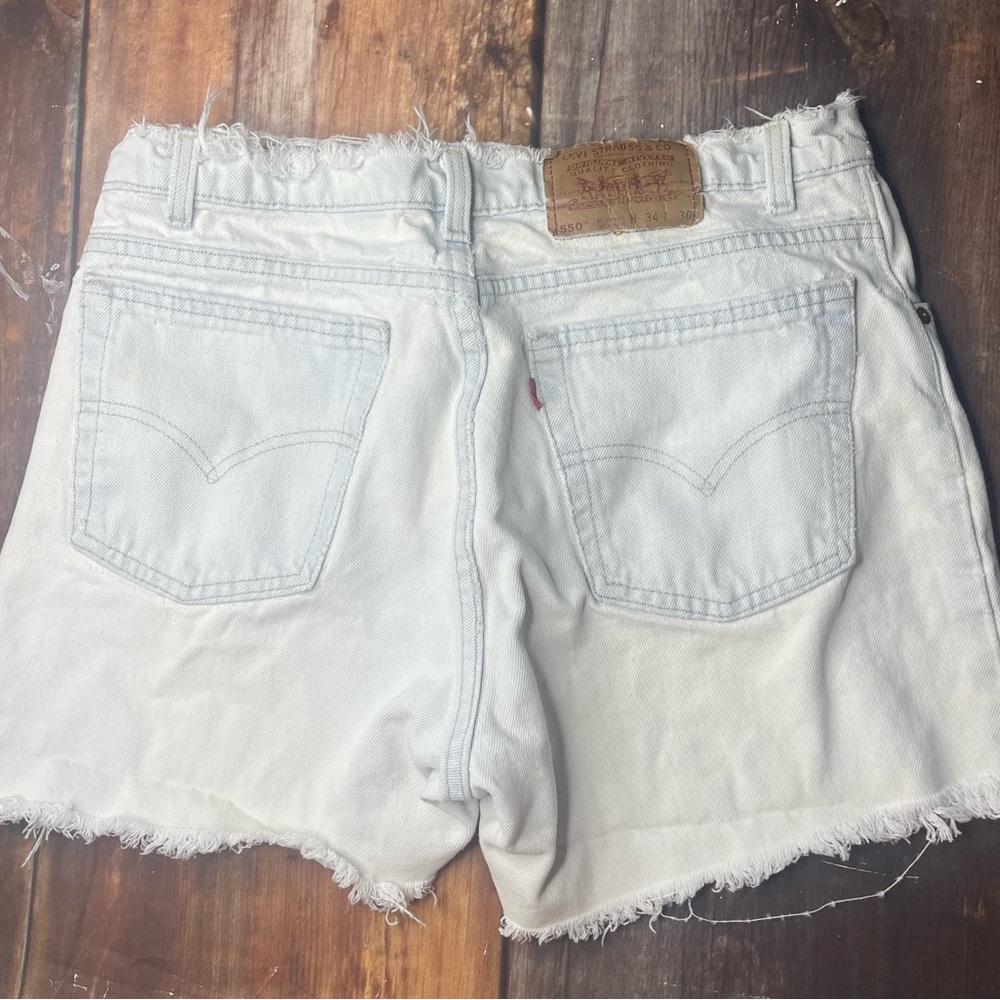 Levi's Vintage White Jean Shorts Frayed Hem Cut-Off Style - Picture 2 of 7